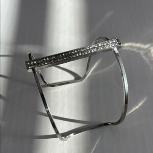 Elegant Silver Bracelet with Crystal Accents